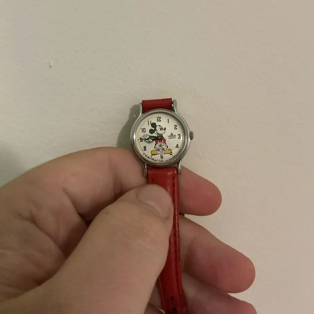 Vintage Men's Disney Lorus Mickey Mouse Watch V802-0090